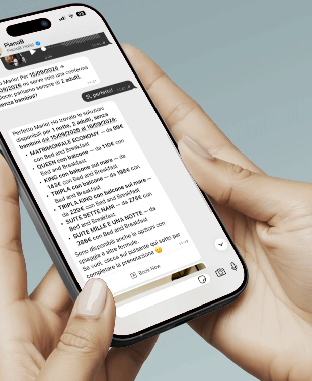 Conversazione WhatsApp: Hotea invia un preventivo con le tipologie di camera disponibili, i prezzi a partire da e il pulsante di prenotazione